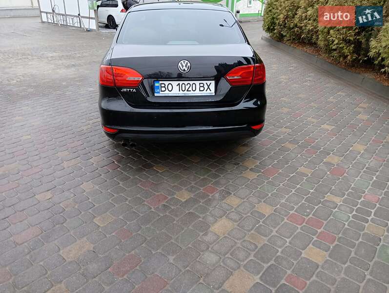 Седан Volkswagen Jetta 2013 в Тернополі