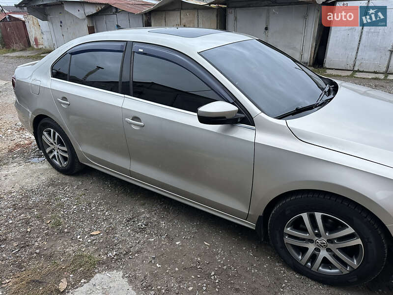 Седан Volkswagen Jetta 2014 в Львове