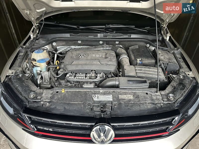 Седан Volkswagen Jetta 2014 в Львове