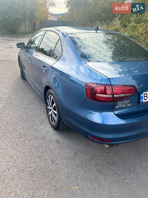 Седан Volkswagen Jetta 2016 в Львові