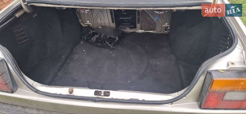 Седан Volkswagen Jetta 1988 в Стрые