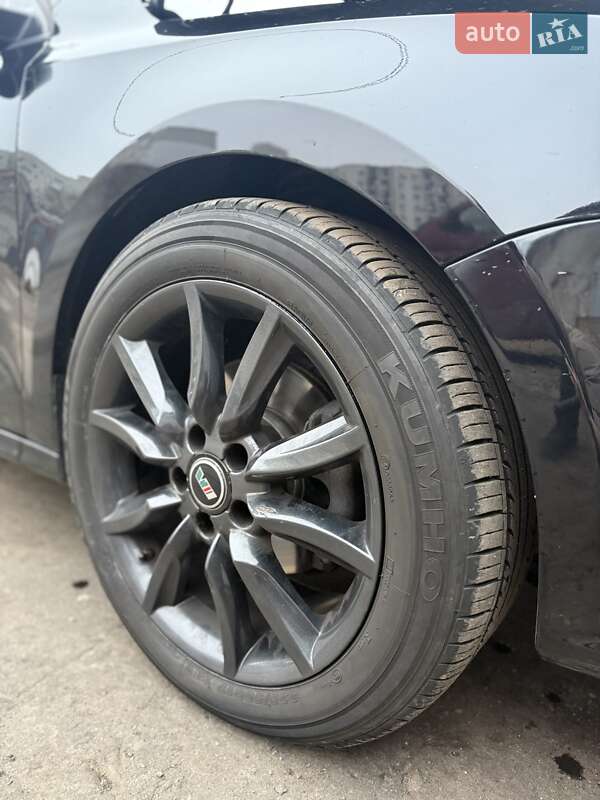 Седан Volkswagen Jetta 2014 в Києві