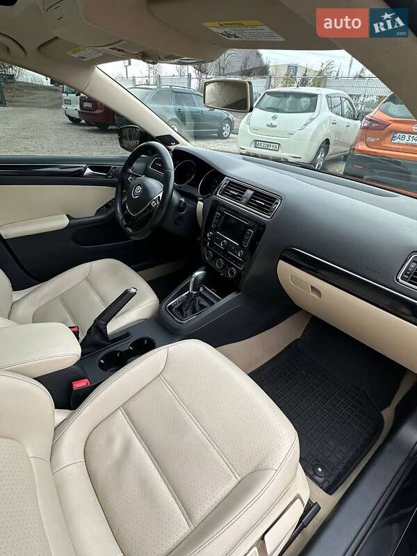 Седан Volkswagen Jetta 2015 в Киеве фото 25 Седан Volkswagen Jetta 2015 в Киеве