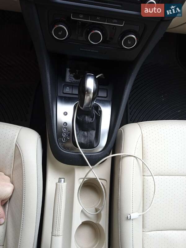 Универсал Volkswagen Jetta 2012 в Киеве фото 16 Универсал Volkswagen Jetta 2012 в Киеве