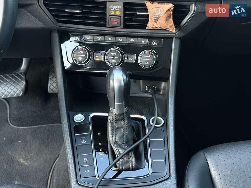 Седан Volkswagen Jetta 2018 в Одессе фото 21 Седан Volkswagen Jetta 2018 в Одессе