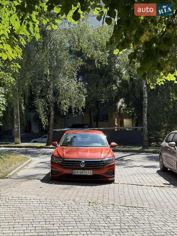 Седан Volkswagen Jetta 2019 в Хмельницком
