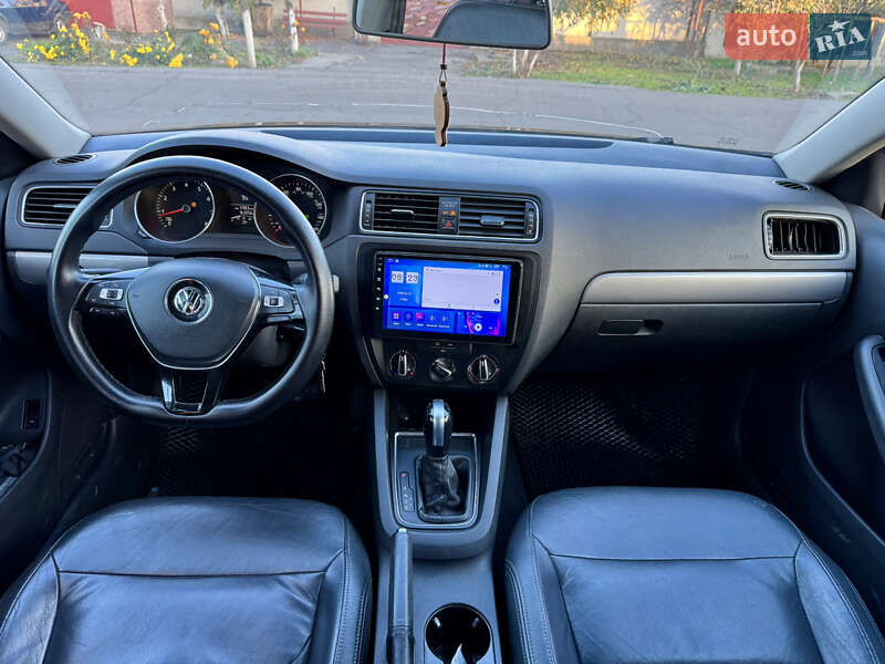 Седан Volkswagen Jetta 2016 в Одесі