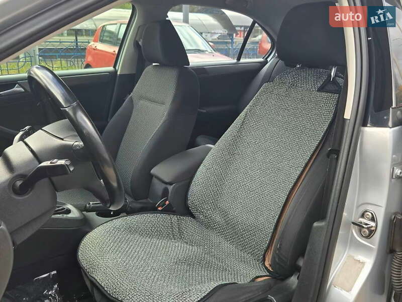 Седан Volkswagen Jetta 2012 в Киеве фото 13 Седан Volkswagen Jetta 2012 в Киеве