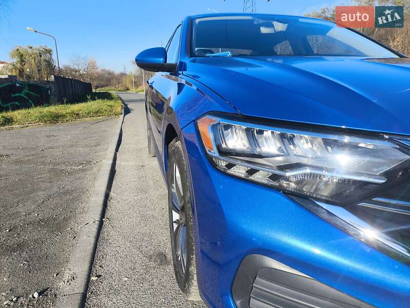 Седан Volkswagen Jetta 2023 в Львові