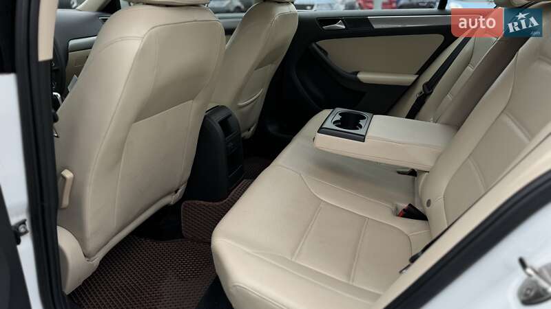 Седан Volkswagen Jetta 2016 в Киеве фото 19 Седан Volkswagen Jetta 2016 в Киеве