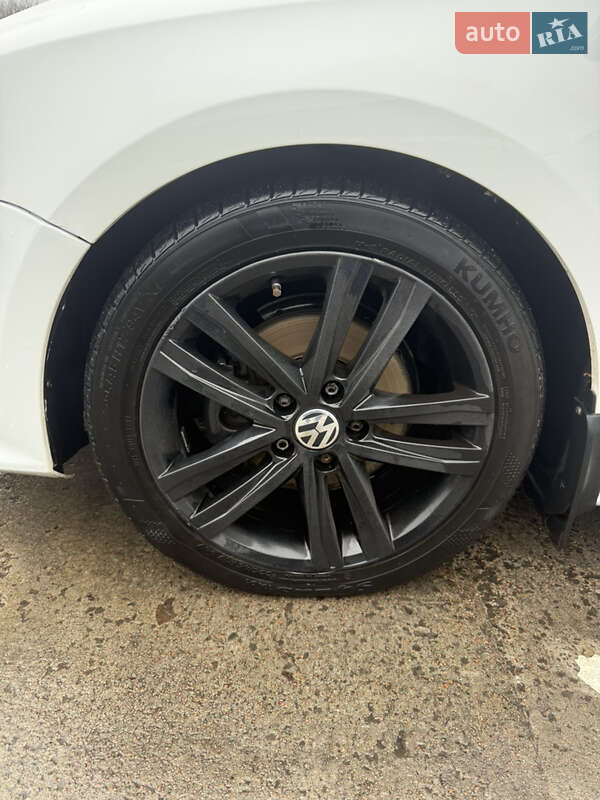 Седан Volkswagen Jetta 2015 в Чернигове