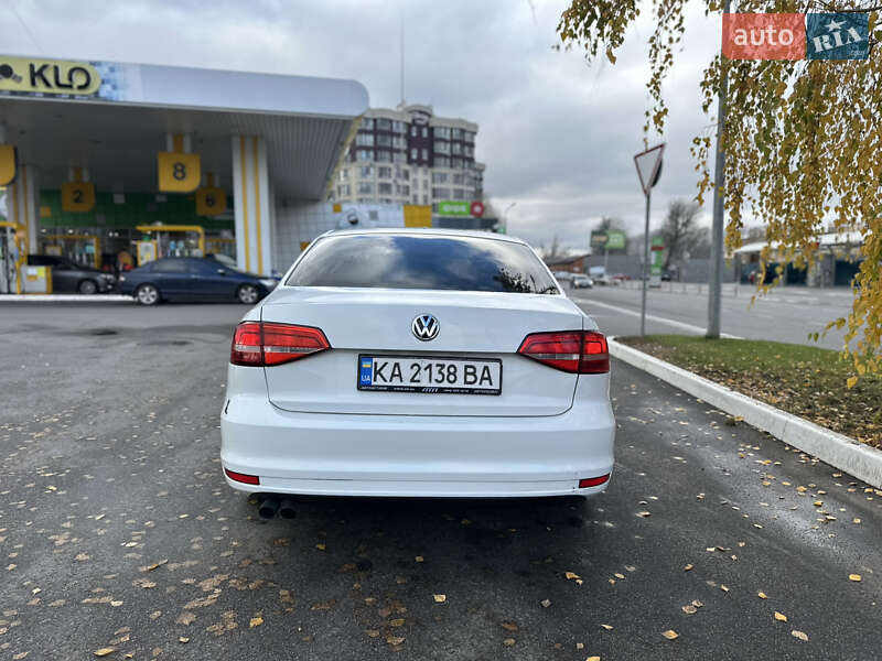 Седан Volkswagen Jetta 2015 в Киеве