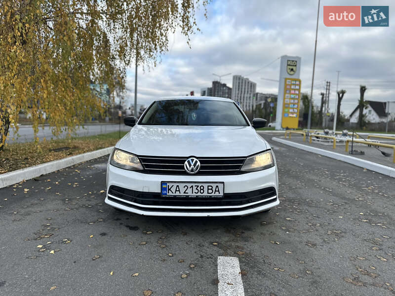 Седан Volkswagen Jetta 2015 в Киеве