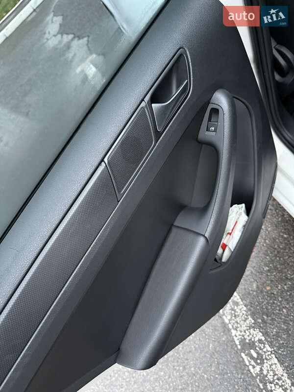 Седан Volkswagen Jetta 2012 в Харкові фото 9 Седан Volkswagen Jetta 2012 в Харкові