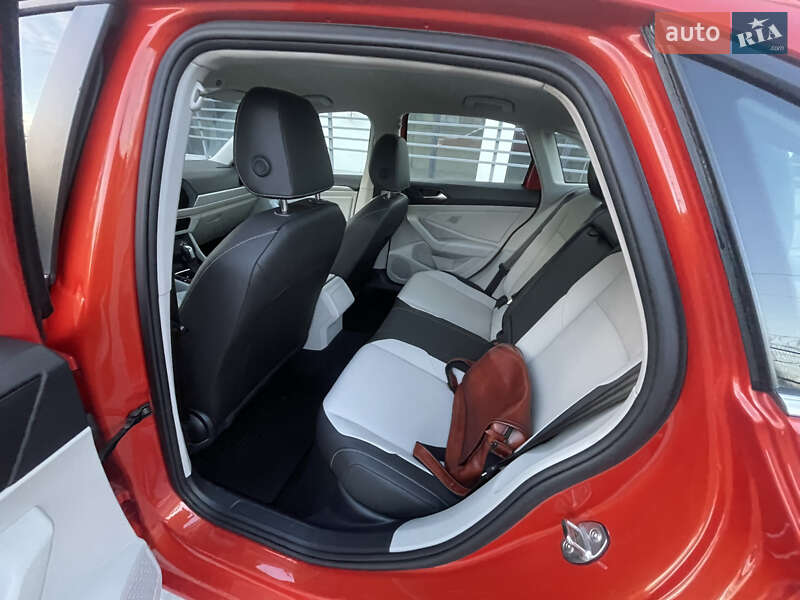 Седан Volkswagen Jetta 2019 в Ровно фото 43 Седан Volkswagen Jetta 2019 в Ровно