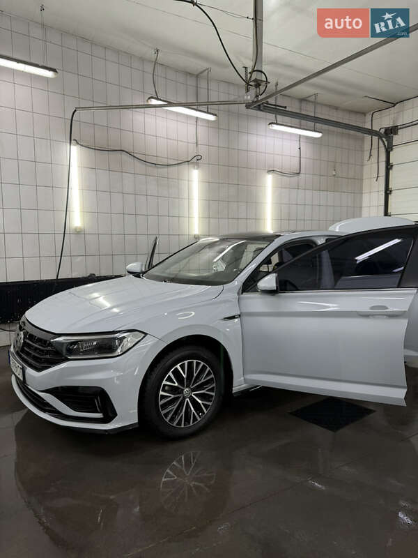 Седан Volkswagen Jetta 2018 в Днепре