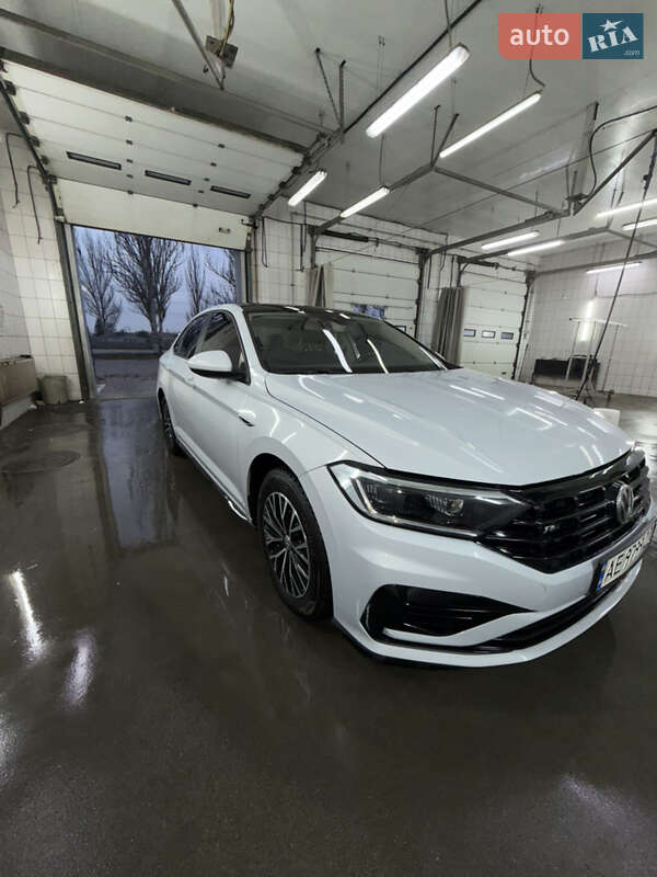 Седан Volkswagen Jetta 2018 в Днепре