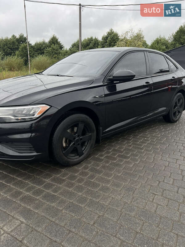 Седан Volkswagen Jetta 2018 в Львові