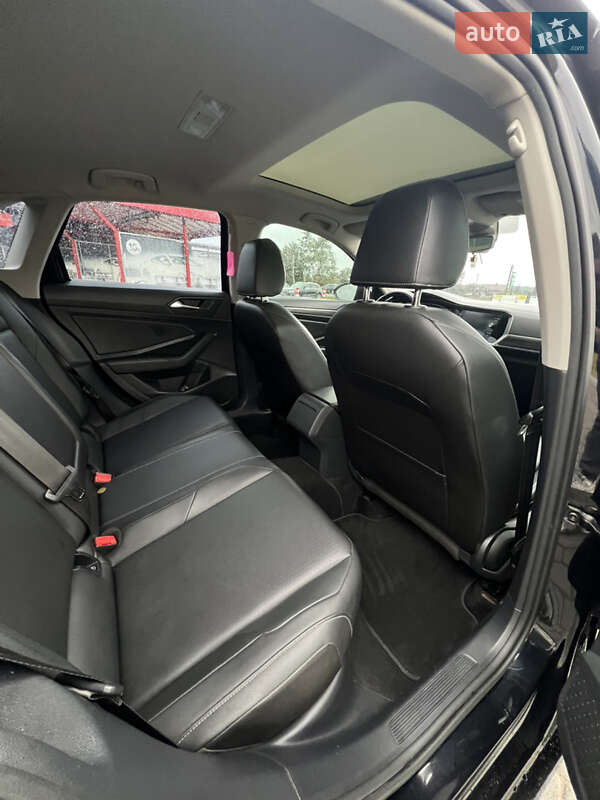 Седан Volkswagen Jetta 2018 в Львові