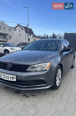 Седан Volkswagen Jetta 2015 в Львові