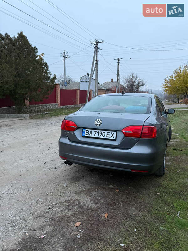 Седан Volkswagen Jetta 2014 в Кропивницькому фото 3 Седан Volkswagen Jetta 2014 в Кропивницькому