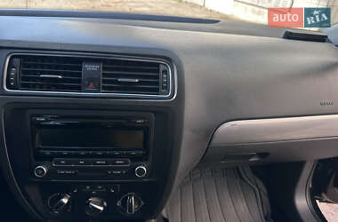 Седан Volkswagen Jetta 2014 в Киеве