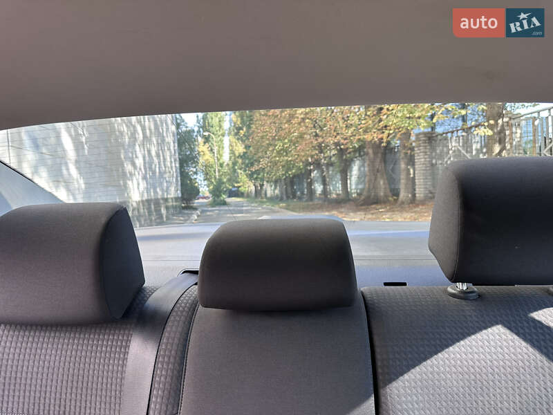 Седан Volkswagen Jetta 2014 в Киеве фото 23 Седан Volkswagen Jetta 2014 в Киеве