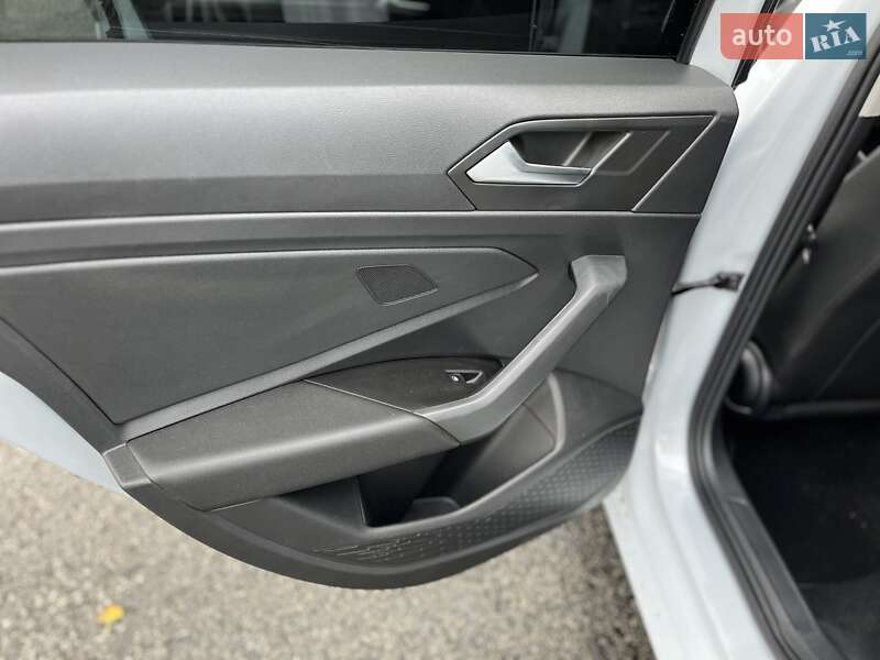 Седан Volkswagen Jetta 2018 в Ромнах фото 23 Седан Volkswagen Jetta 2018 в Ромнах
