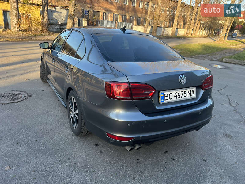 Седан Volkswagen Jetta 2013 в Львове фото 7 Седан Volkswagen Jetta 2013 в Львове