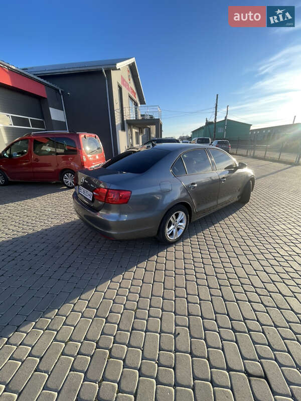 Седан Volkswagen Jetta 2014 в Львове фото 7 Седан Volkswagen Jetta 2014 в Львове