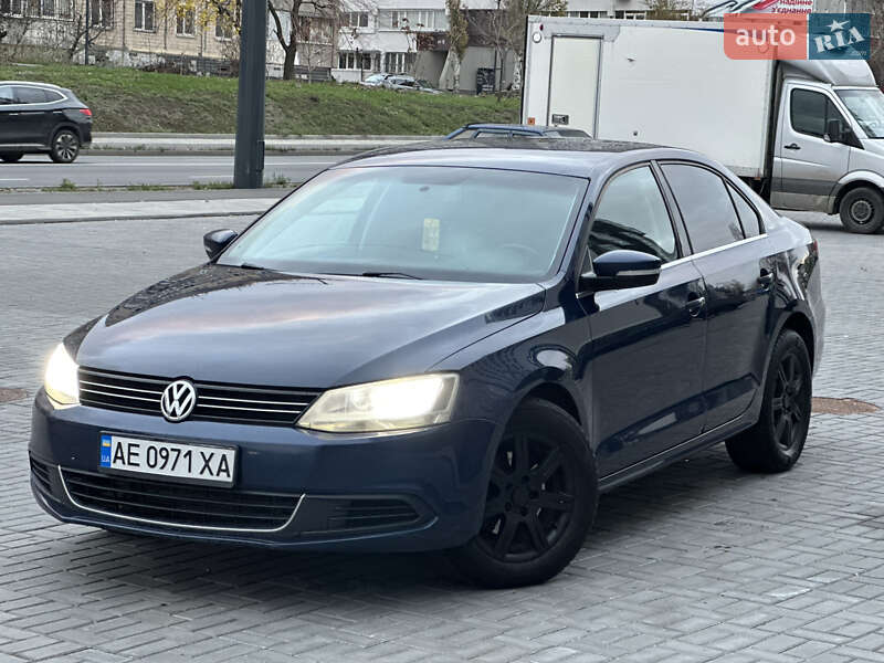 Седан Volkswagen Jetta 2013 в Дніпрі