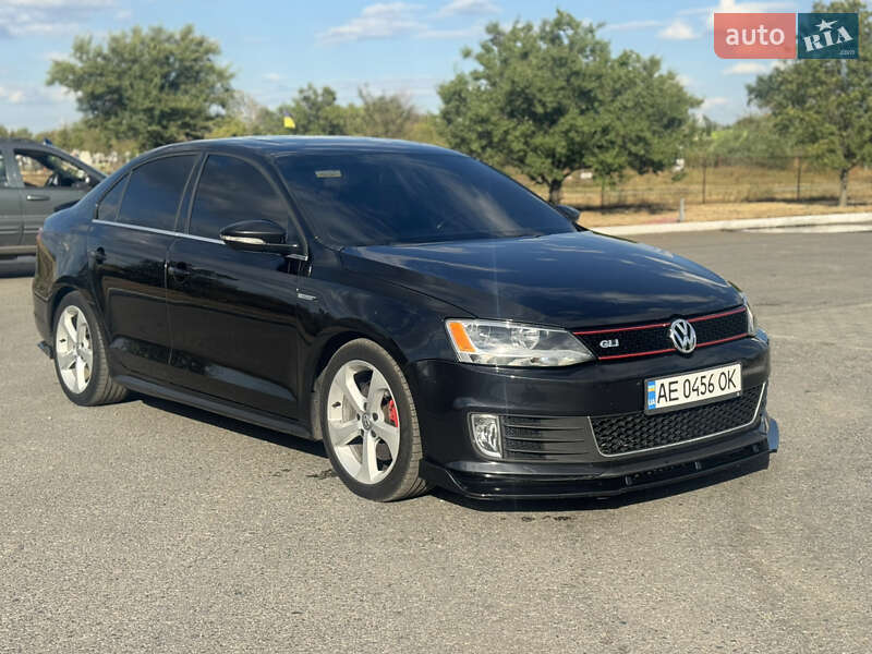 Седан Volkswagen Jetta 2014 в Днепре