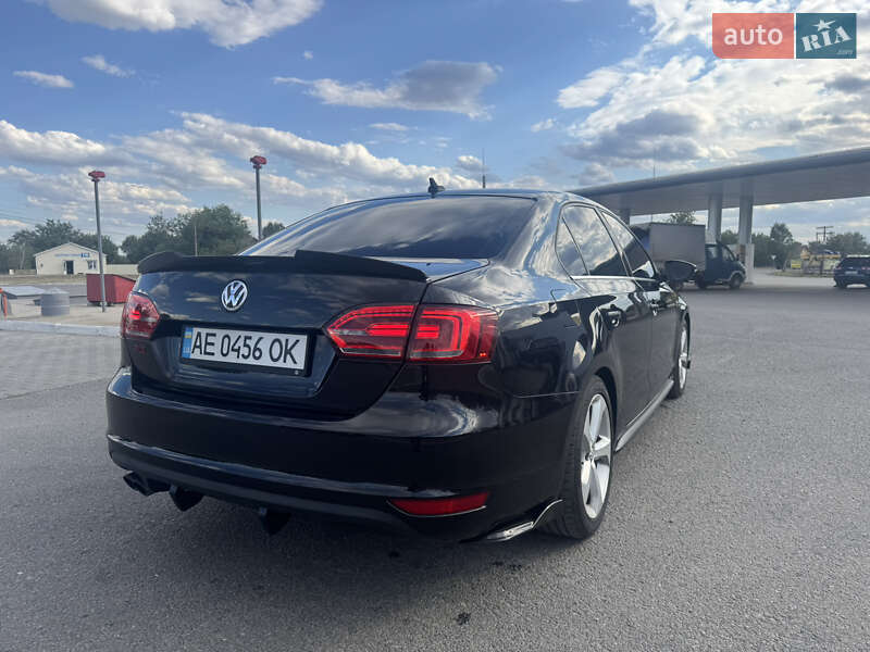 Седан Volkswagen Jetta 2014 в Днепре