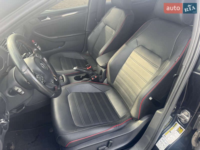 Седан Volkswagen Jetta 2014 в Днепре