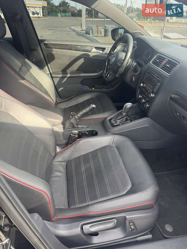 Седан Volkswagen Jetta 2014 в Днепре
