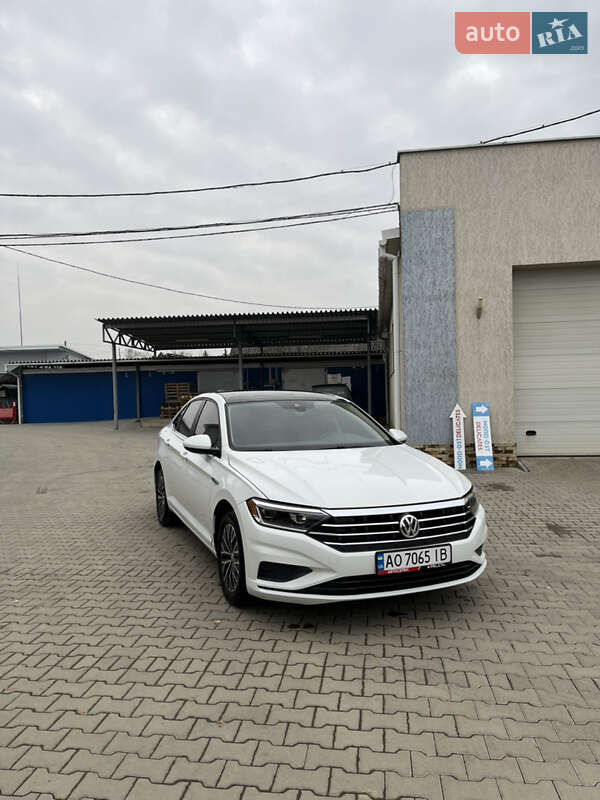 Седан Volkswagen Jetta 2018 в Ужгороді фото 3 Седан Volkswagen Jetta 2018 в Ужгороді