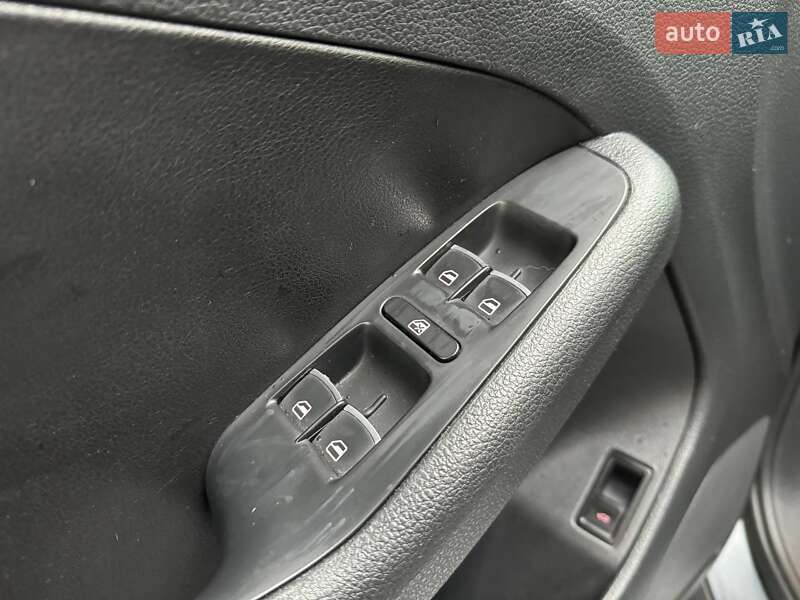Седан Volkswagen Jetta 2017 в Києві фото 16 Седан Volkswagen Jetta 2017 в Києві