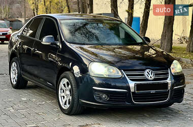 Седан Volkswagen Jetta 2008 в Днепре