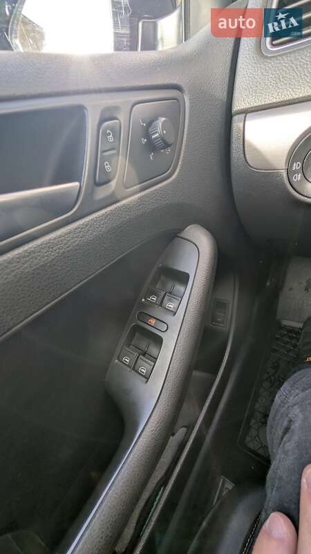 Седан Volkswagen Jetta 2013 в Одессе фото 18 Седан Volkswagen Jetta 2013 в Одессе