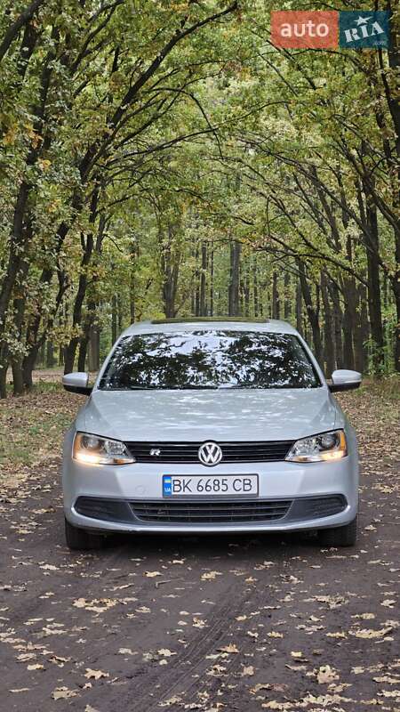 Седан Volkswagen Jetta 2012 в Кривом Роге