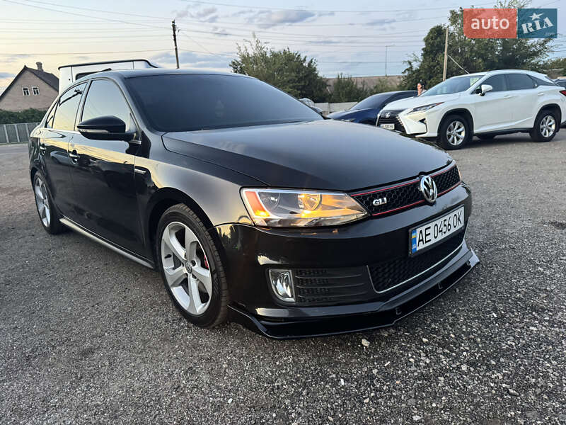 Седан Volkswagen Jetta 2014 в Днепре