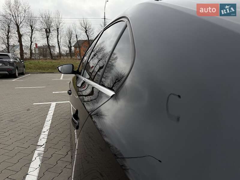 Седан Volkswagen Jetta 2013 в Києві