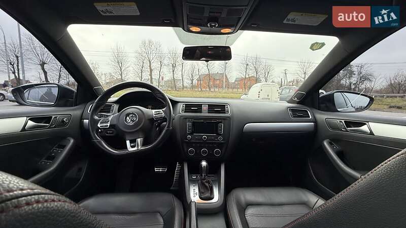 Седан Volkswagen Jetta 2013 в Києві