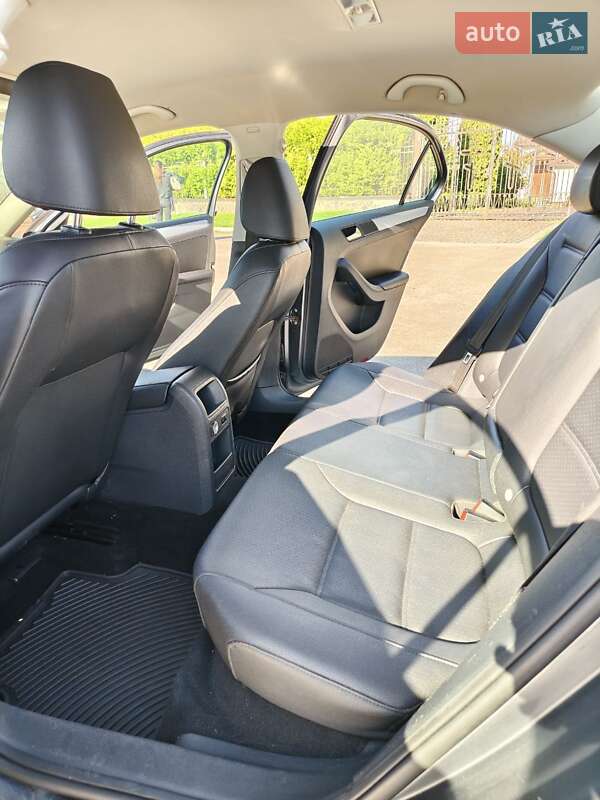 Седан Volkswagen Jetta 2012 в Киеве фото 8 Седан Volkswagen Jetta 2012 в Киеве