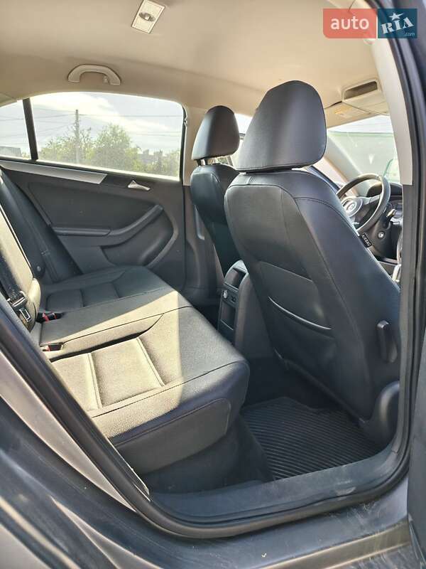 Седан Volkswagen Jetta 2012 в Киеве фото 13 Седан Volkswagen Jetta 2012 в Киеве