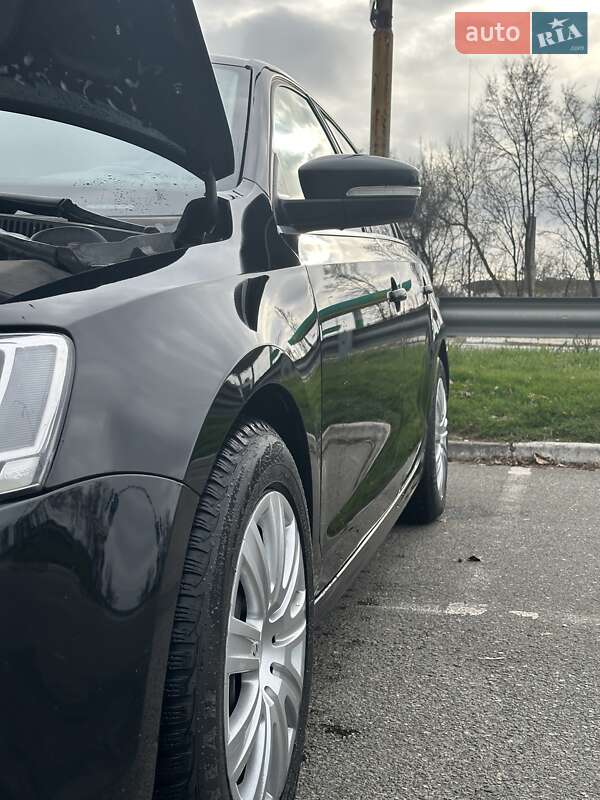 Седан Volkswagen Jetta 2012 в Києві