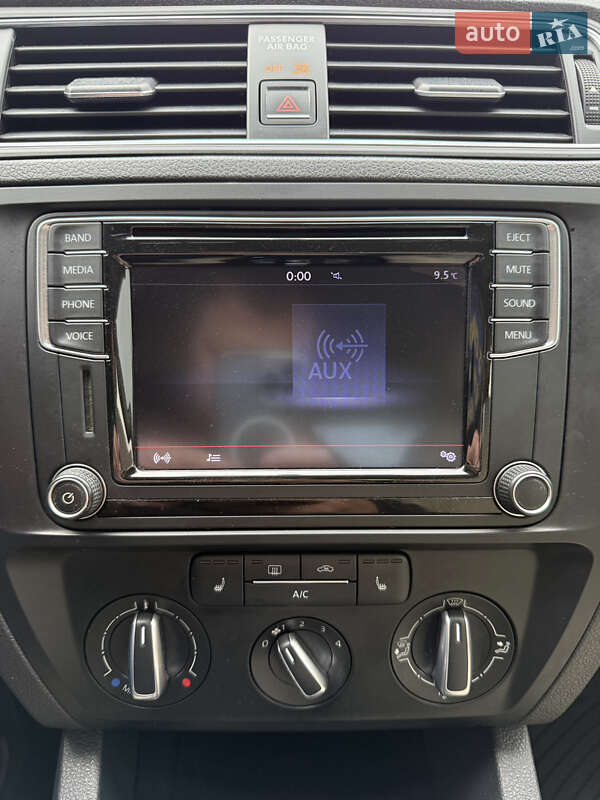 Седан Volkswagen Jetta 2016 в Києві