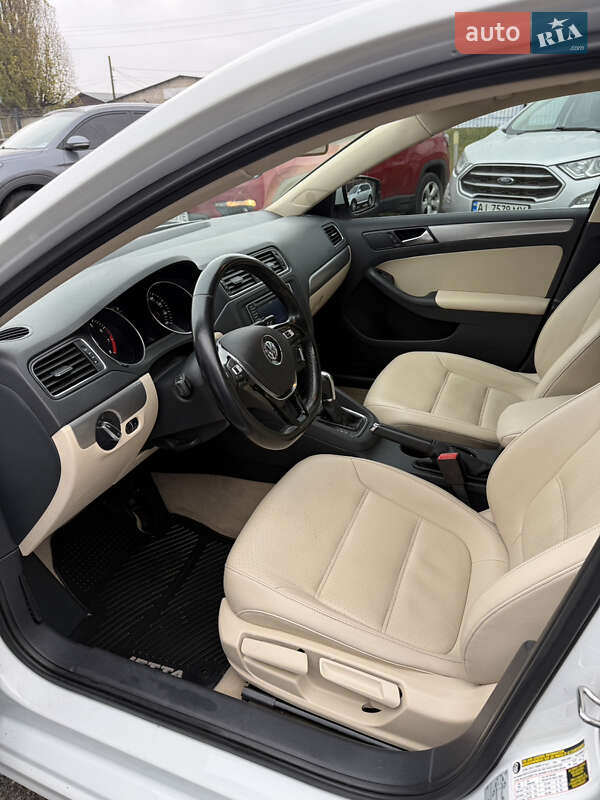 Седан Volkswagen Jetta 2016 в Києві