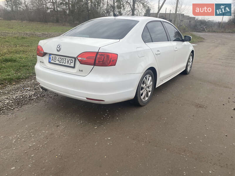 Седан Volkswagen Jetta 2012 в Виннице