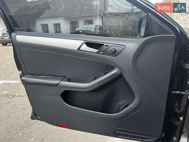 Седан Volkswagen Jetta 2016 в Николаеве фото 7 Седан Volkswagen Jetta 2016 в Николаеве
